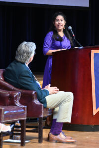 Gabriela Diaz at lectern